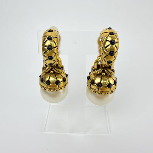 Loewe Pearl Style Drop Black Bijou Clip-On Earrings Plated Faux Gold Ivory