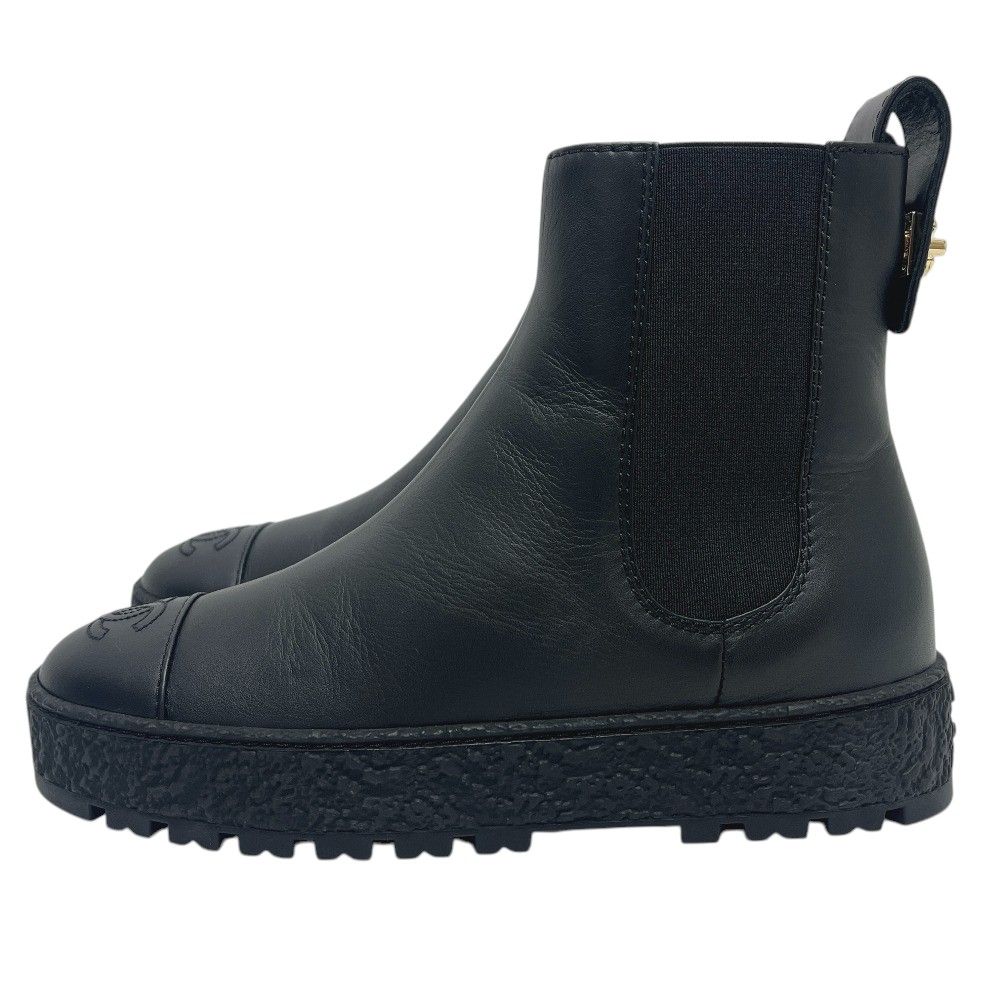 Chanel Boots Turnlock Leather Black — view 3