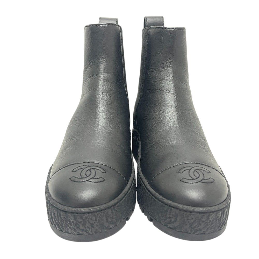 Chanel Boots Turnlock Leather Black — view 2