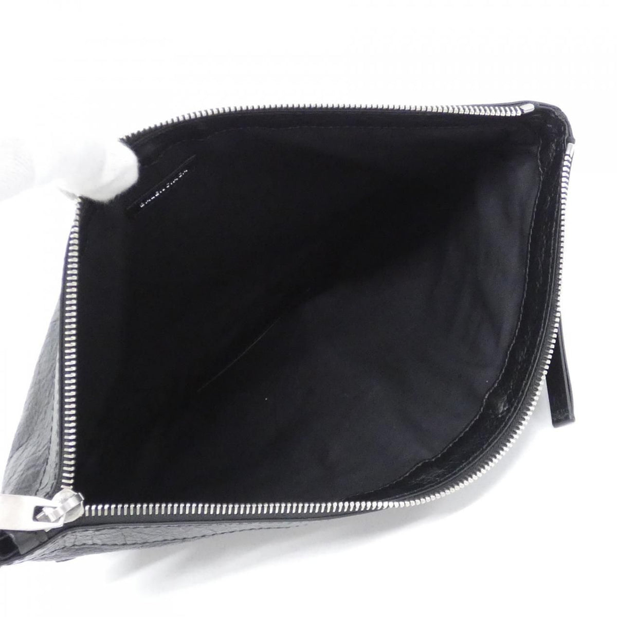 Balenciaga the Clip M Bag — view 5