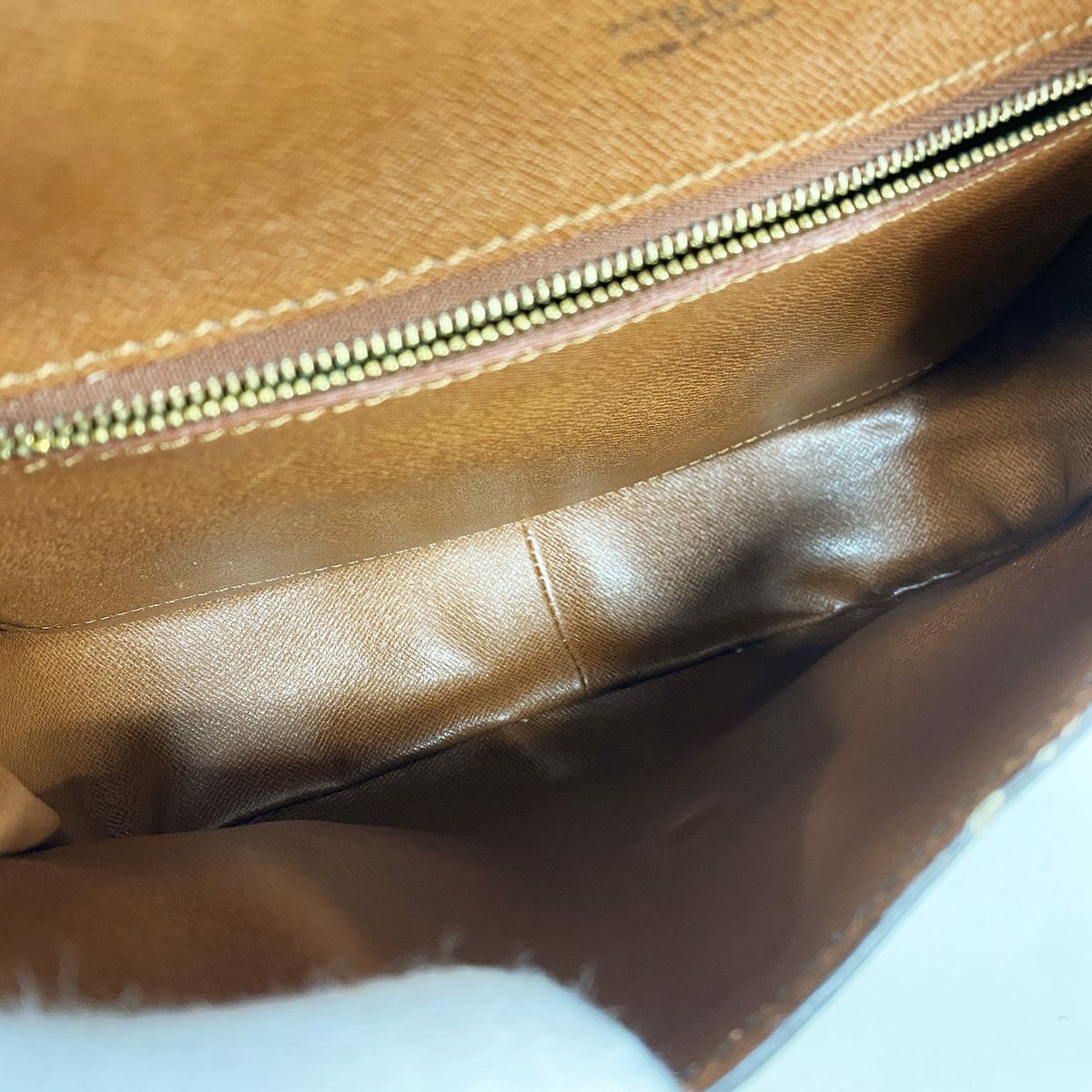 Louis Vuitton Shoulder Bag Monogram Saint-cloud GM Brown — view 4