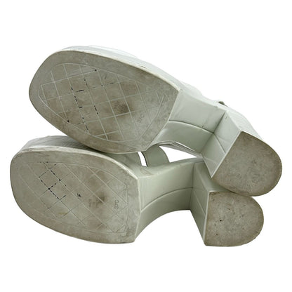 Chanel Sandals White CC Logo Platform Leather — view 4