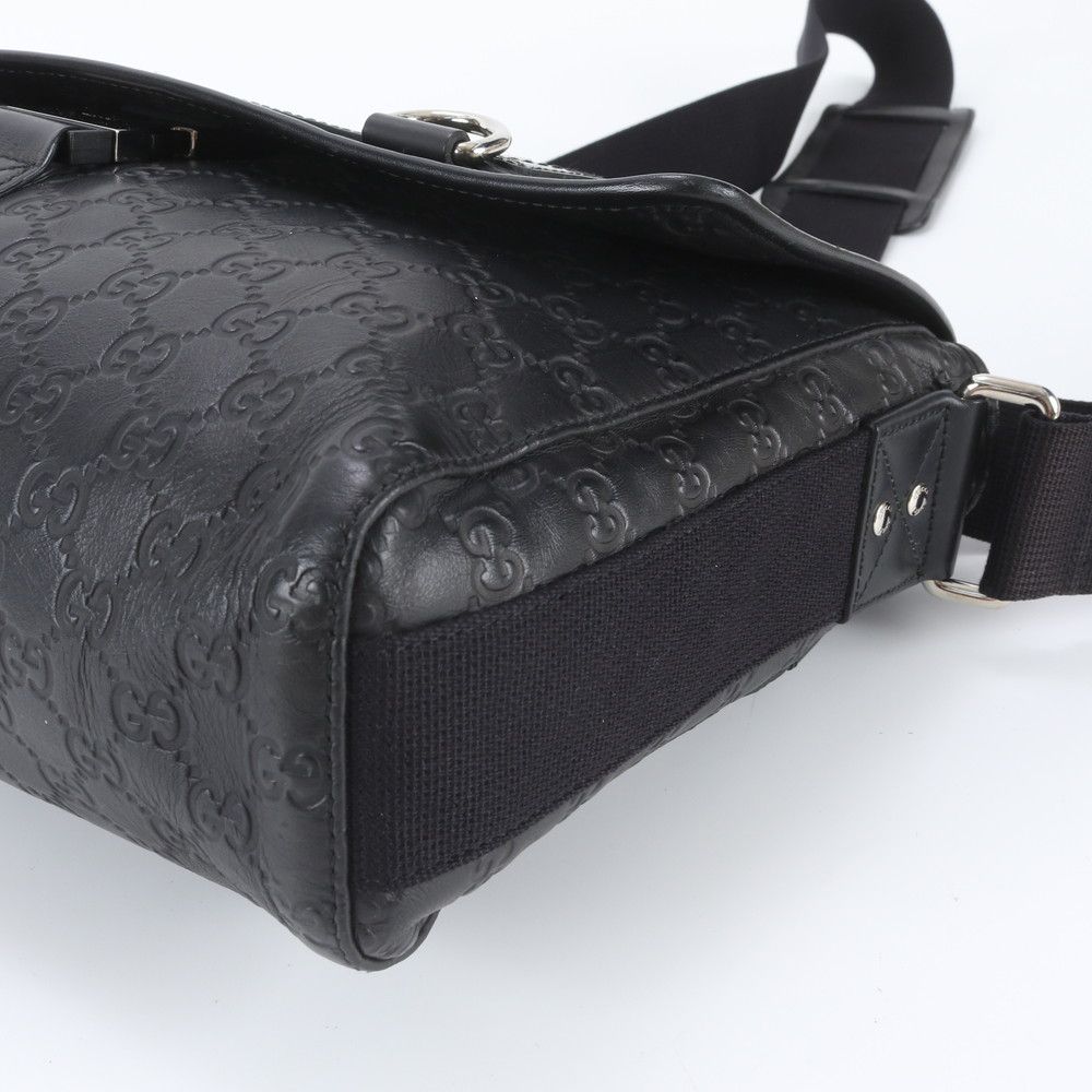 Gucci Guccissima Leather Shoulder Bag Crossbody Messenger Business — view 4
