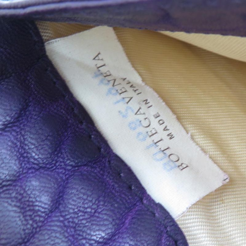 Bottega Venetaveneta Bifold Wallet In Intrecciato