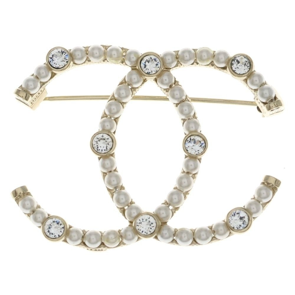 Chanel CC Logo Pearl Rhinestone Brooch Pin Badge White Gold