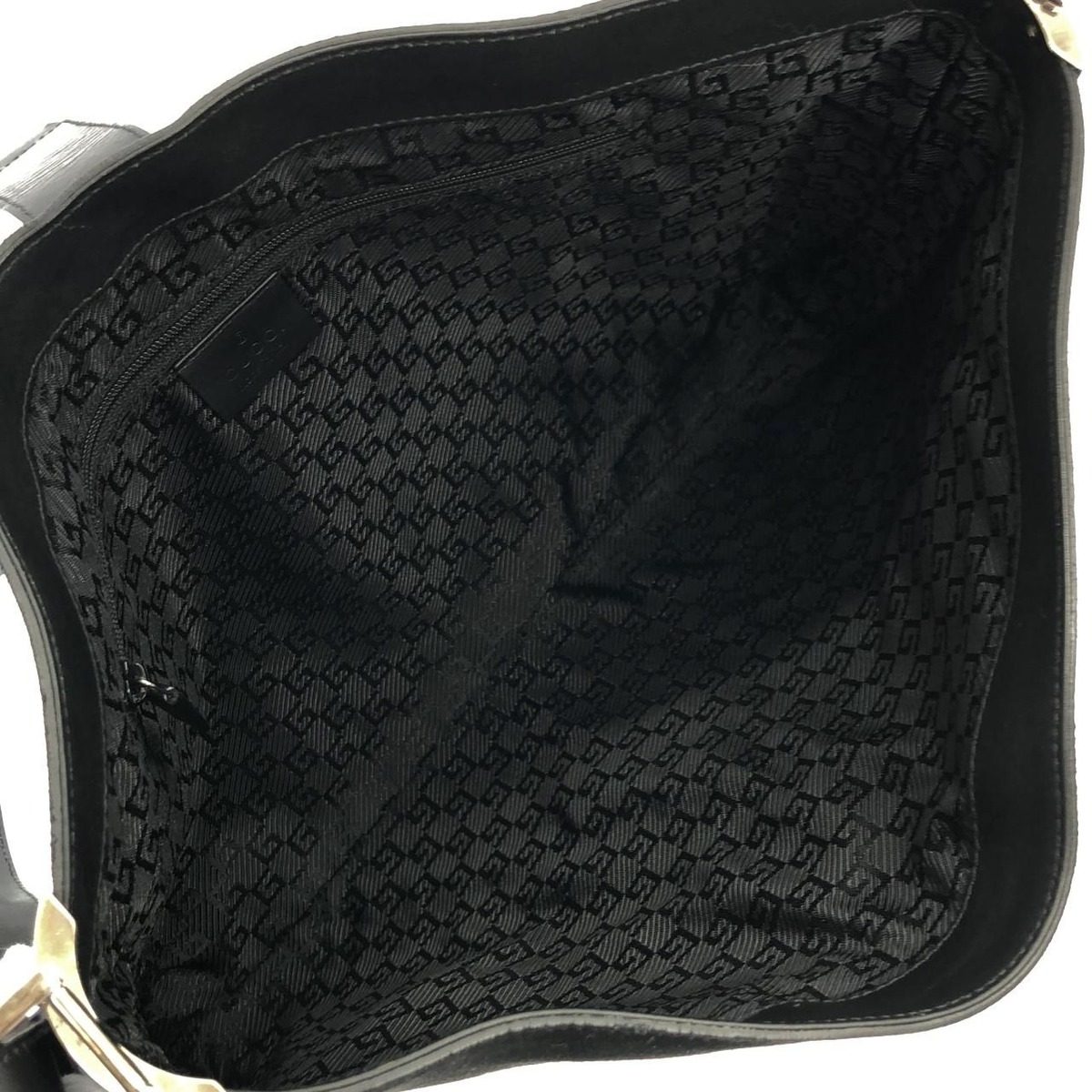 Gucci Vintage 001 Shoulder Bag — view 8