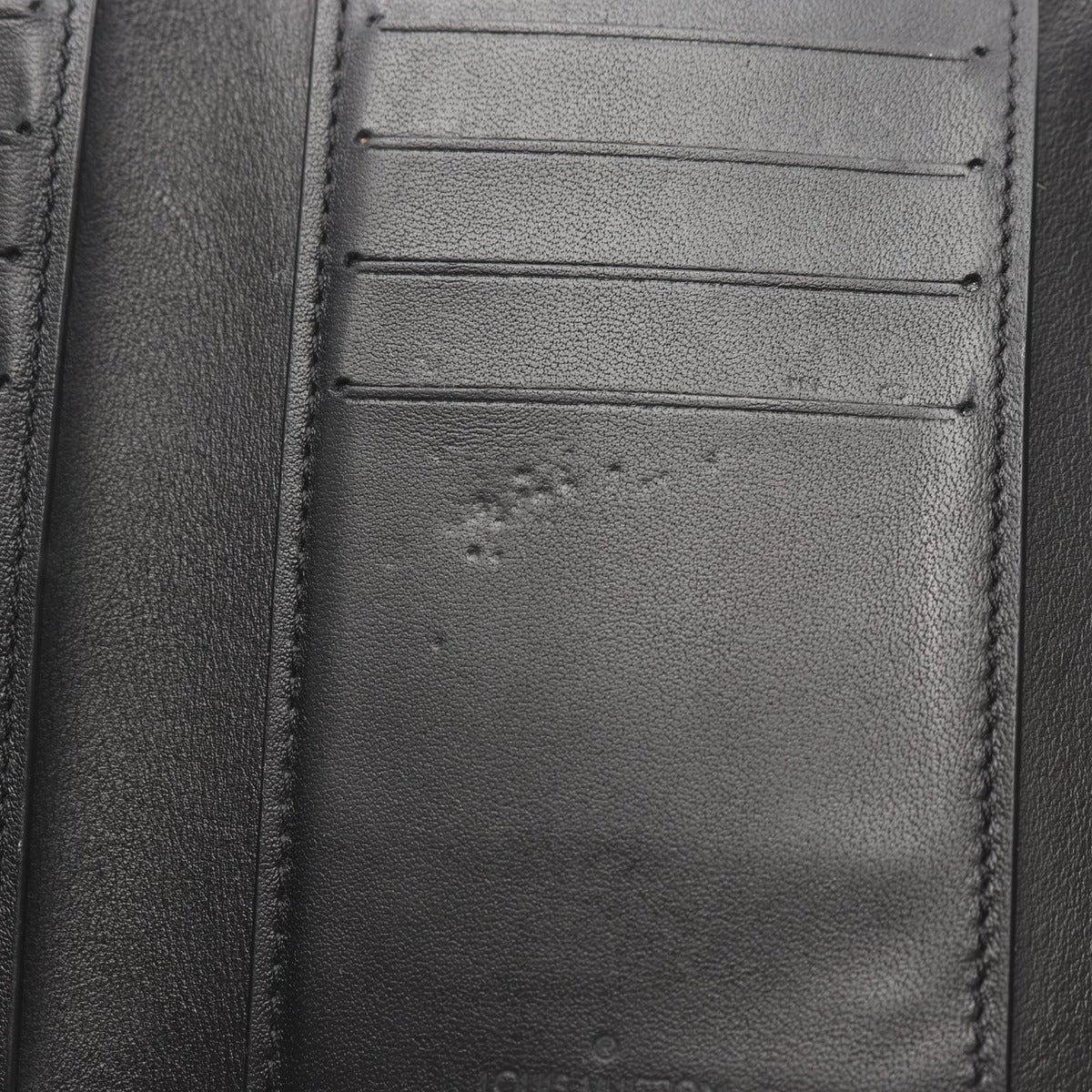 Louis Vuitton Trifold Wallet Portefeuille Capucines Compact Noir Black — view 7