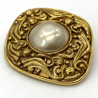Chanel Brooch Faux Pearl Gold Vintage Ladies