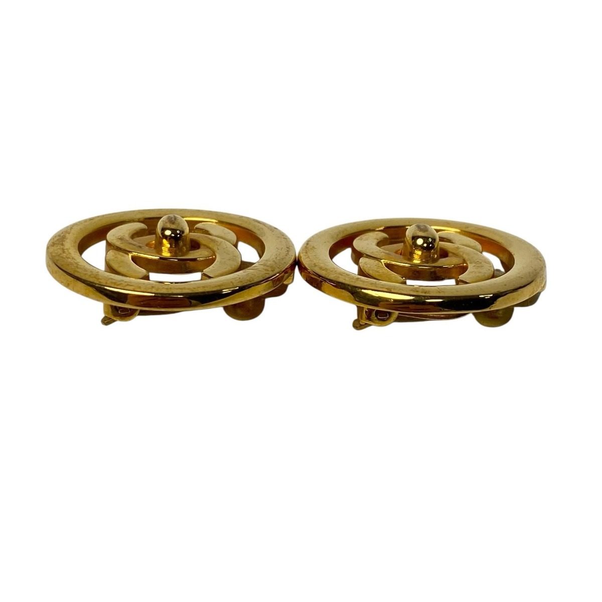 Chanel CC Logo Earrings Gold — view 2
