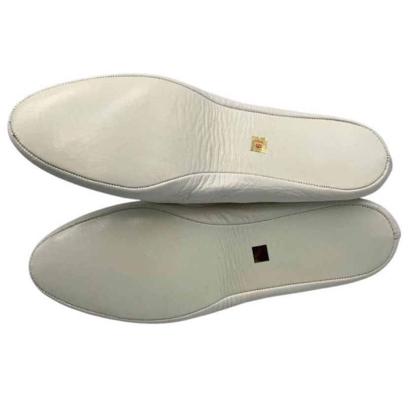 Chanel Flat Shoes with Leather Pouch Punching CC Logo White — view 8