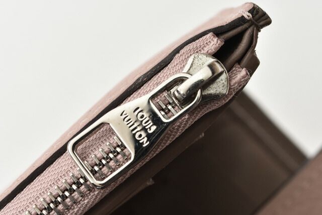 Louis Vuitton Wallet Louis Vuitton Portefeuille Capucines Compact Taurillon