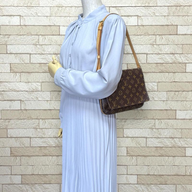 Louis Vuitton Musette Tango Short Monogram Shoulder Bag Monogram Canvas M51257