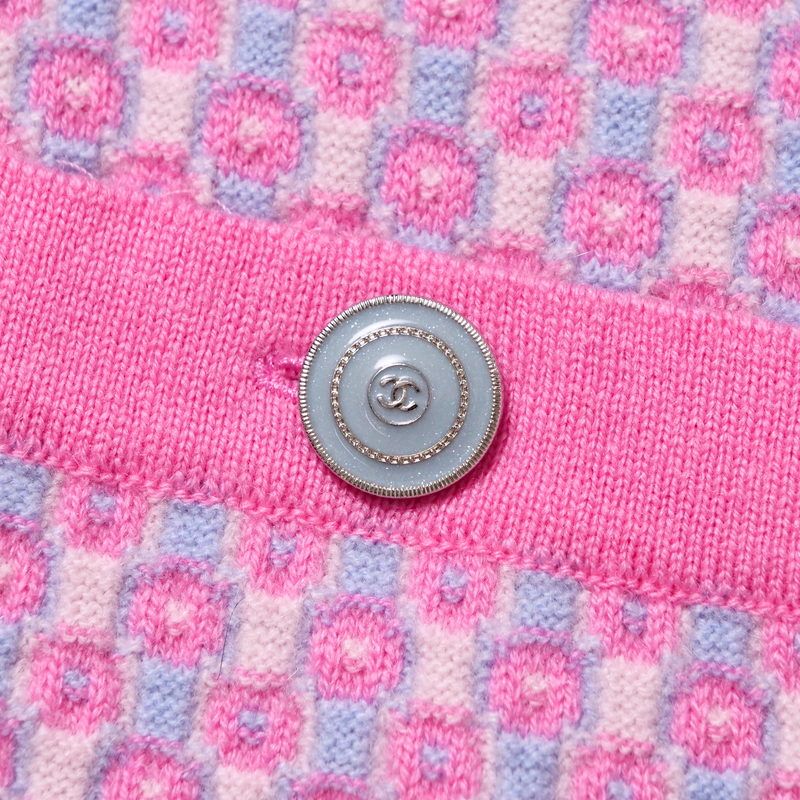 Chanel Cardigan Size 34 P47 CC Logo Coco Mark Buttons Knitted All Cashmere