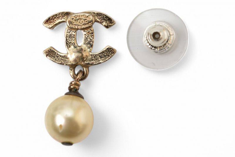 Chanel Earrings Chanel Mini CC Motif Coco Mark Swing Pearl Gold 08