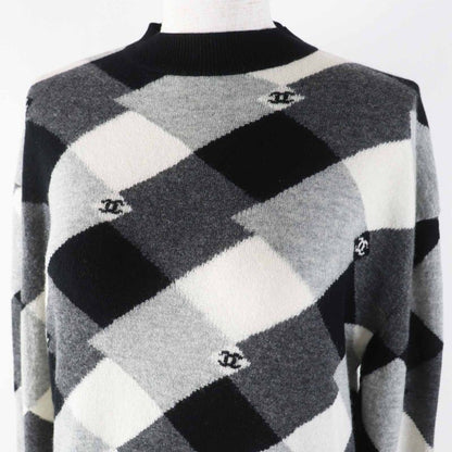 CHANEL P71459 100% Cashmere With Coco Mark Plate Coco Mark Diamond Pattern