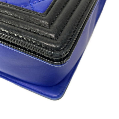 Chanel Shoulder Bag Boy Chanel / Matelasse Blue And Black Chain Shoulder /