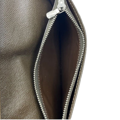Louis Vuitton Porte Feuille Braza Taiga Shape Number: M32578 Serial Number: