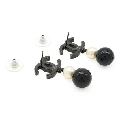 Chanel Coco Pearl Earrings Swing Earrings Metal Faux Pearl Black Black B14 B