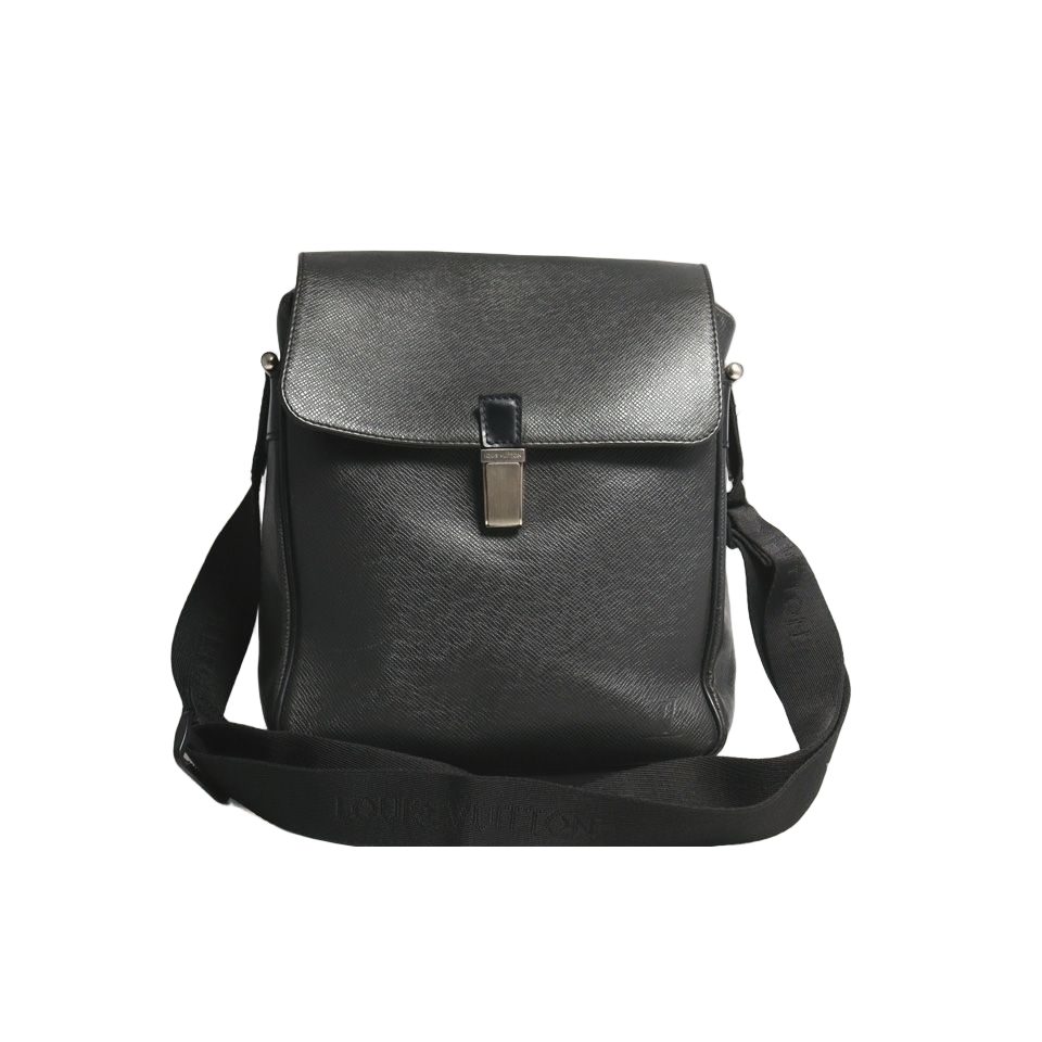 Louis Vuitton Taiga Leather Shoulder