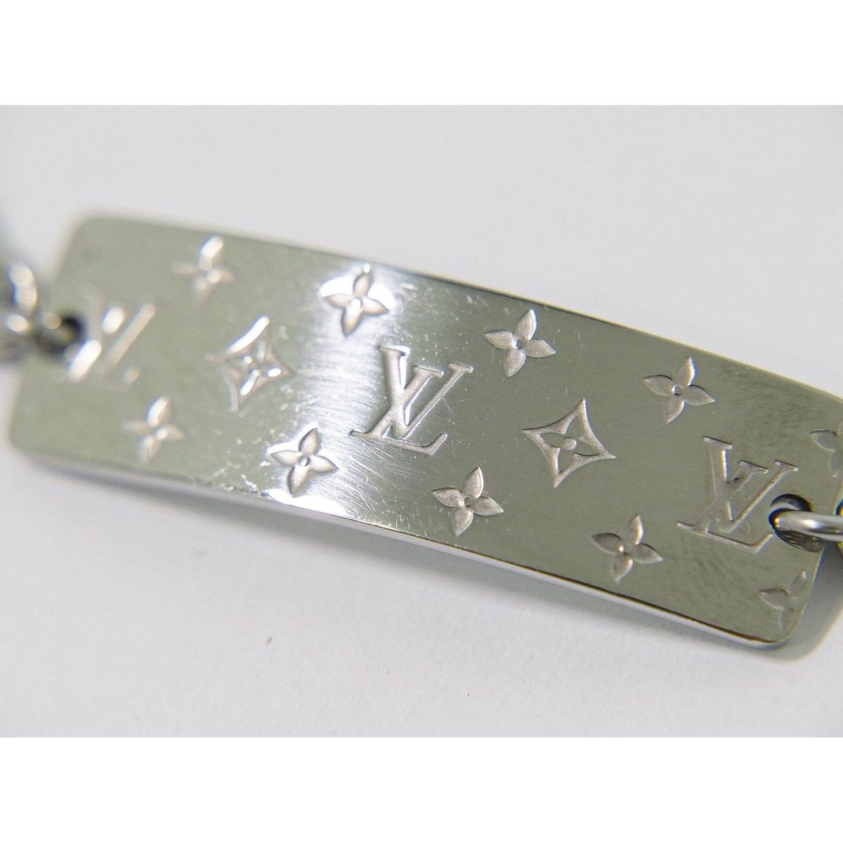 Louis Vuitton LV Bracelet Monogram Gold Metal Silver — view 2