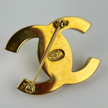 Chanel CC Logo Brooch Gold Turnlock Vintage — view 8