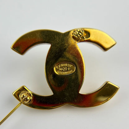 Chanel CC Logo Brooch Gold Turnlock Vintage — view 9