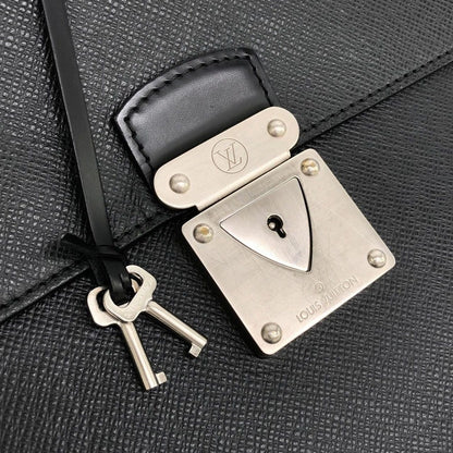 Louis Vuitton Taiga Lagito Bag — view 5