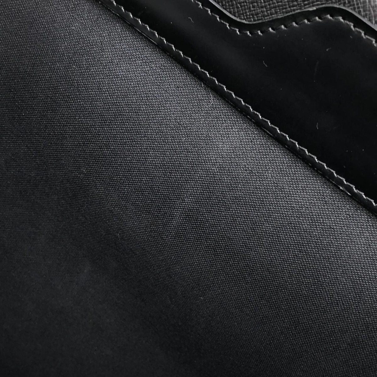 Louis Vuitton Taiga Lagito Bag — view 8