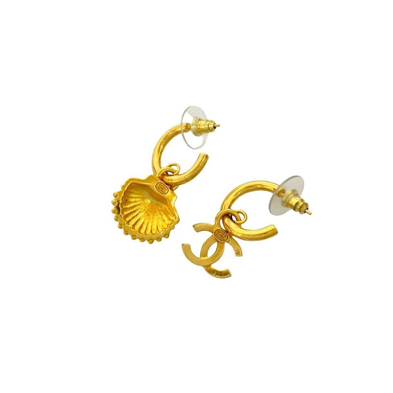 Chanel Coco Mark Shell Motif Earrings Accessories Small 23AC