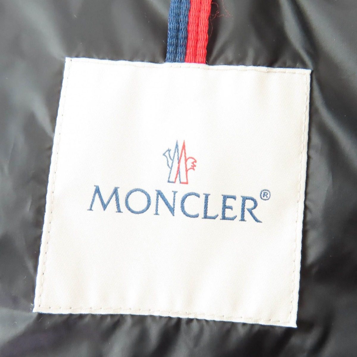 Moncler Hermine Logo Patch Hooded Down Coat Black 00 — view 8