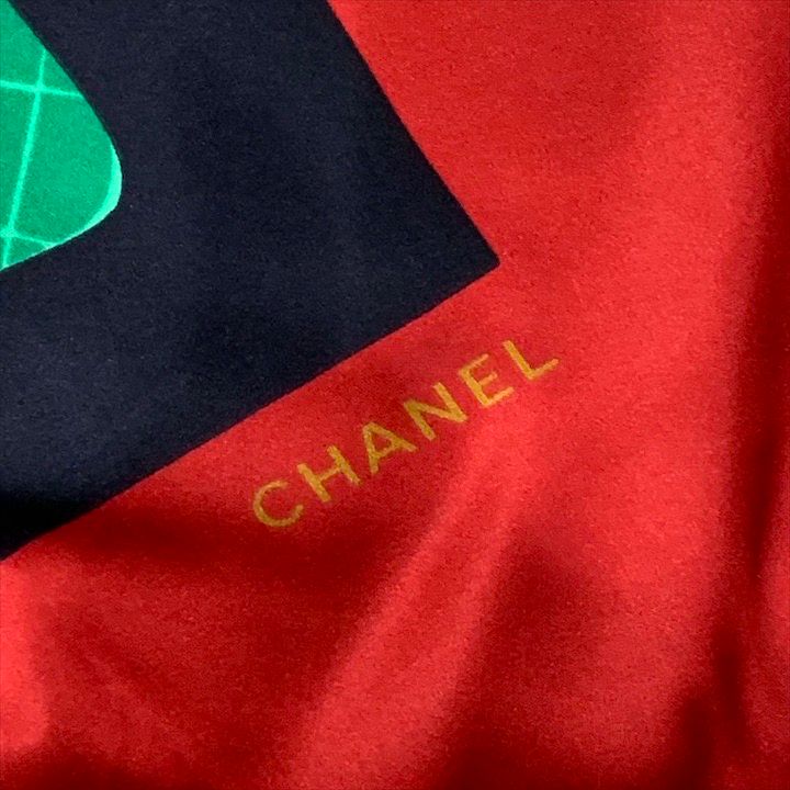 Chanel CC Logo Quilted Vintage Bag Pattern Large Scarf Silk 100% Red Black