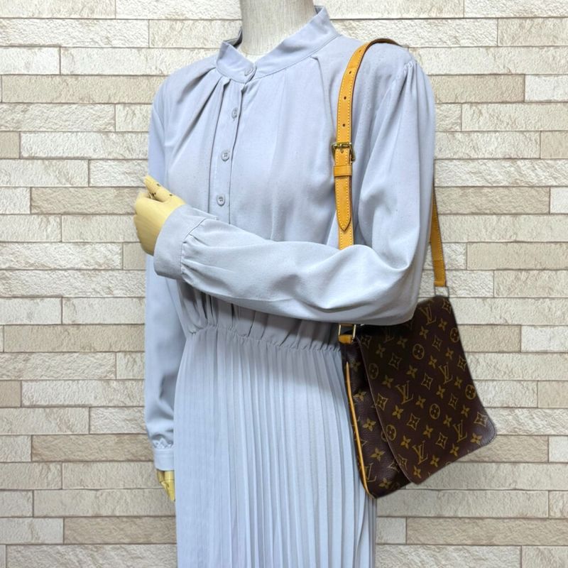 Louis Vuitton Musette Salsa Short Monogram Shoulder Bag Monogram Canvas M51258