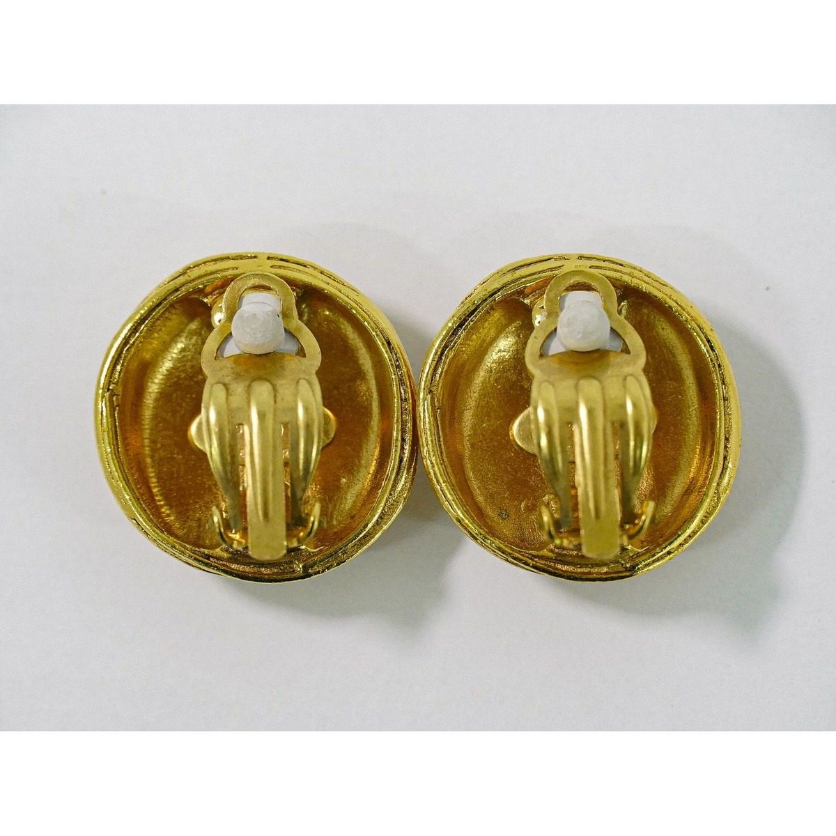 Chanel CC Logo Earrings Gold Plated — view 2