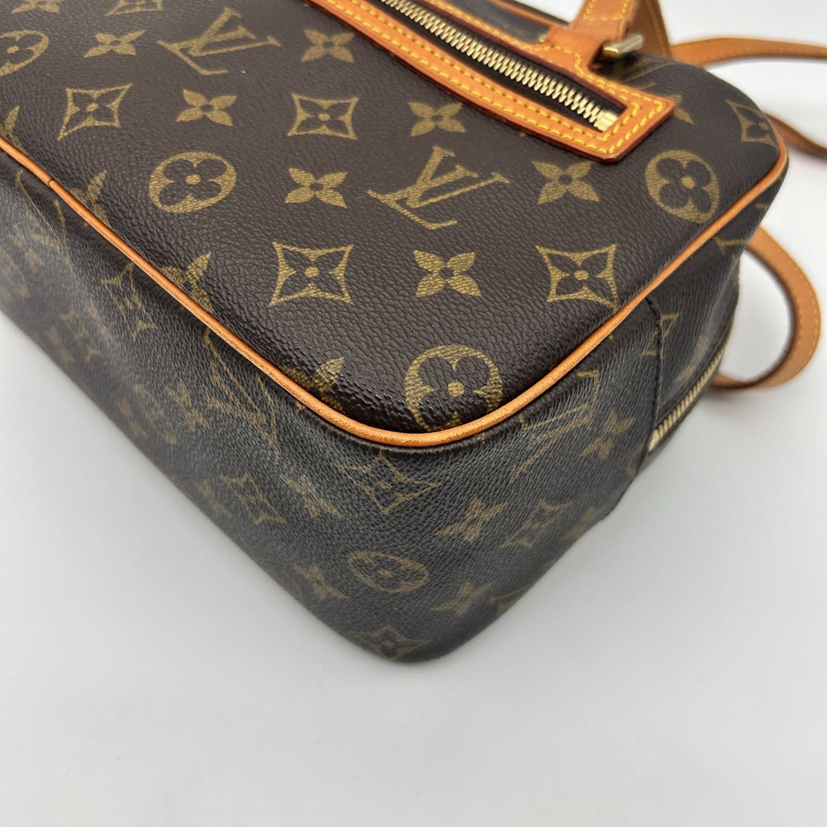 Louis Vuitton Monogram Cite MM Shoulder Bag — view 7