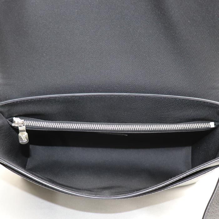 Louis Vuitton New Flap Messenger Shoulder Bag Taiga Black M30807 IC Men's