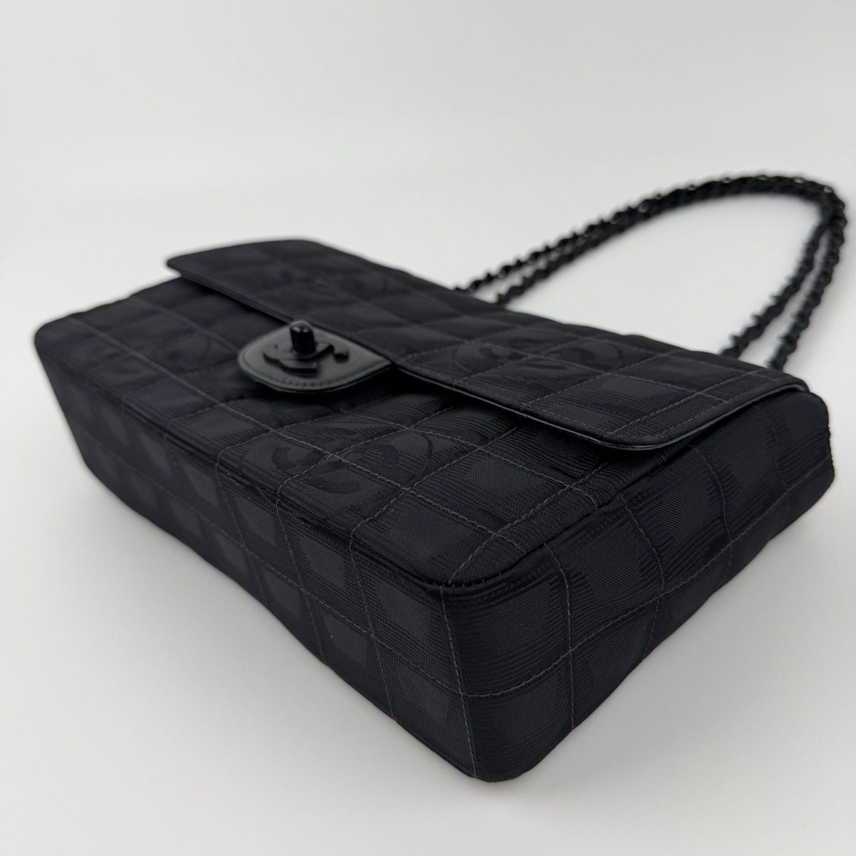 Chanel CC Logo New Travel Chain Shoulder Bag Black Nylon Vintage — view 10