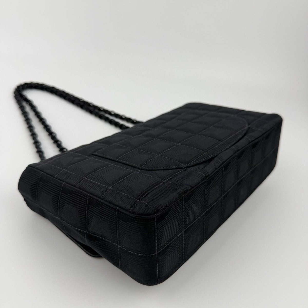 Chanel CC Logo New Travel Chain Shoulder Bag Black Nylon Vintage — view 11
