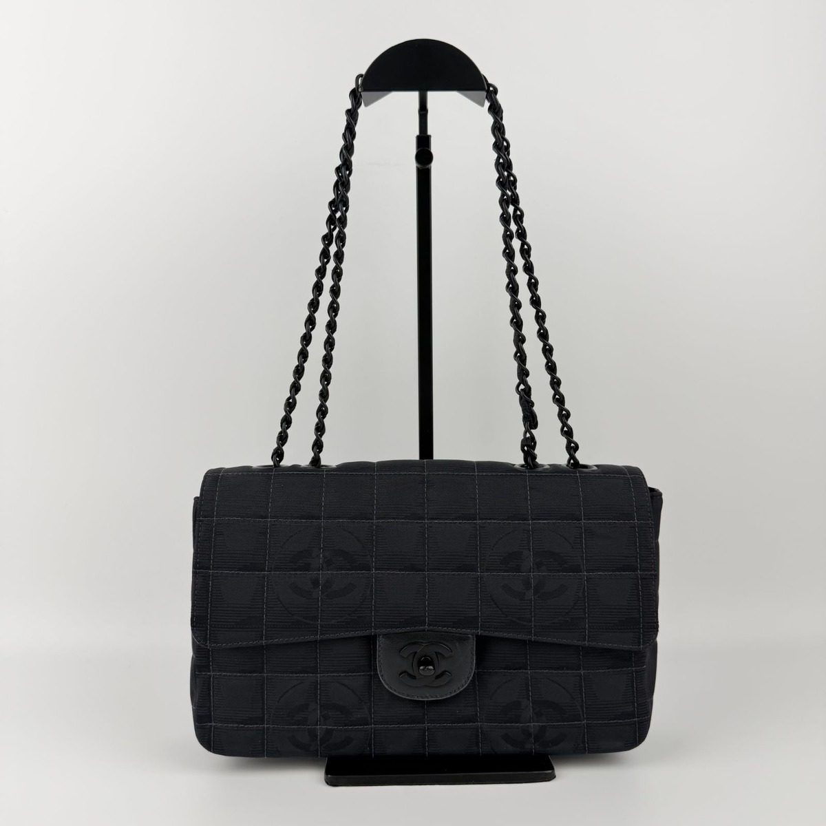 Chanel CC Logo New Travel Chain Shoulder Bag Black Nylon Vintage — view 4