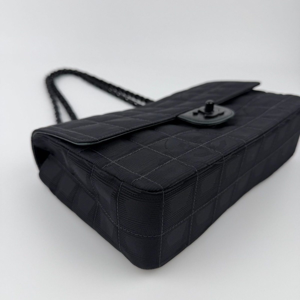 Chanel CC Logo New Travel Chain Shoulder Bag Black Nylon Vintage — view 9