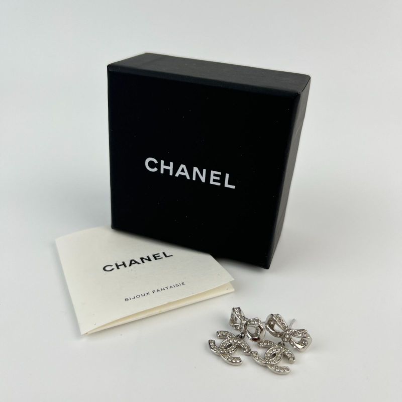 Chanel Coco Mark Accessories Ribbon Earrings Silver B18P Vintage Ladies