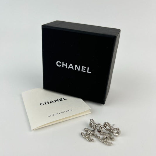 Chanel Coco Mark Accessories Ribbon Earrings Silver B18P Vintage Ladies