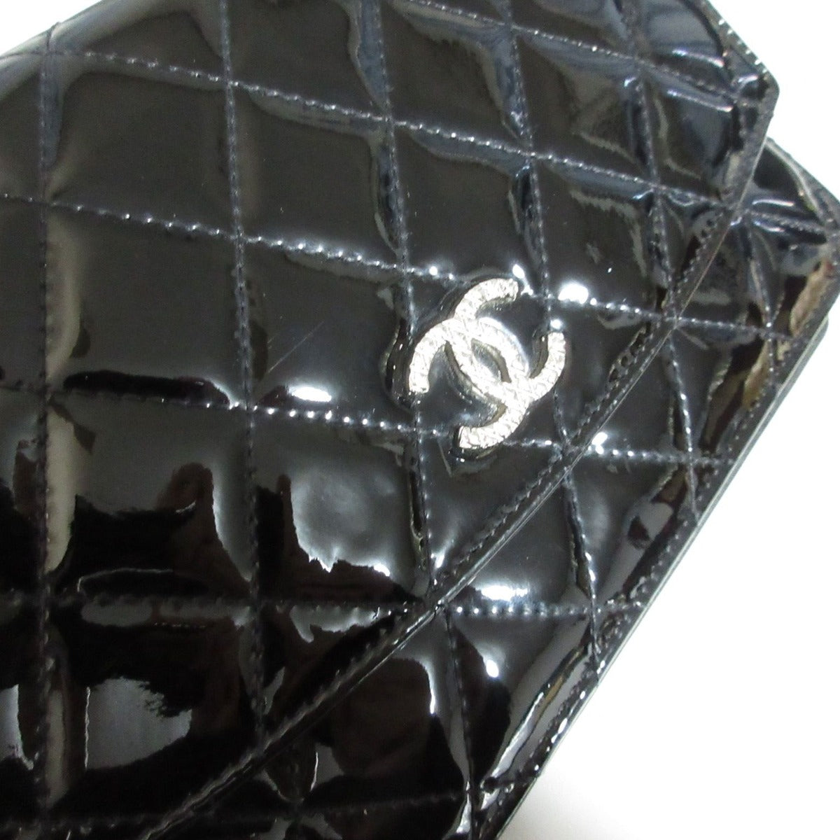 Chanel Brilliant Patent Quilted Chain Wallet Black — view 15