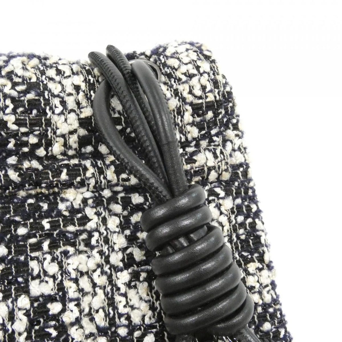 Chanel Vintage Shoulder Bag — view 5