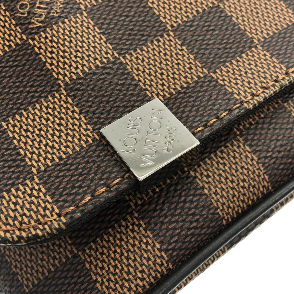 Louis Vuitton Damier District PM Shoulder Bag — view 4