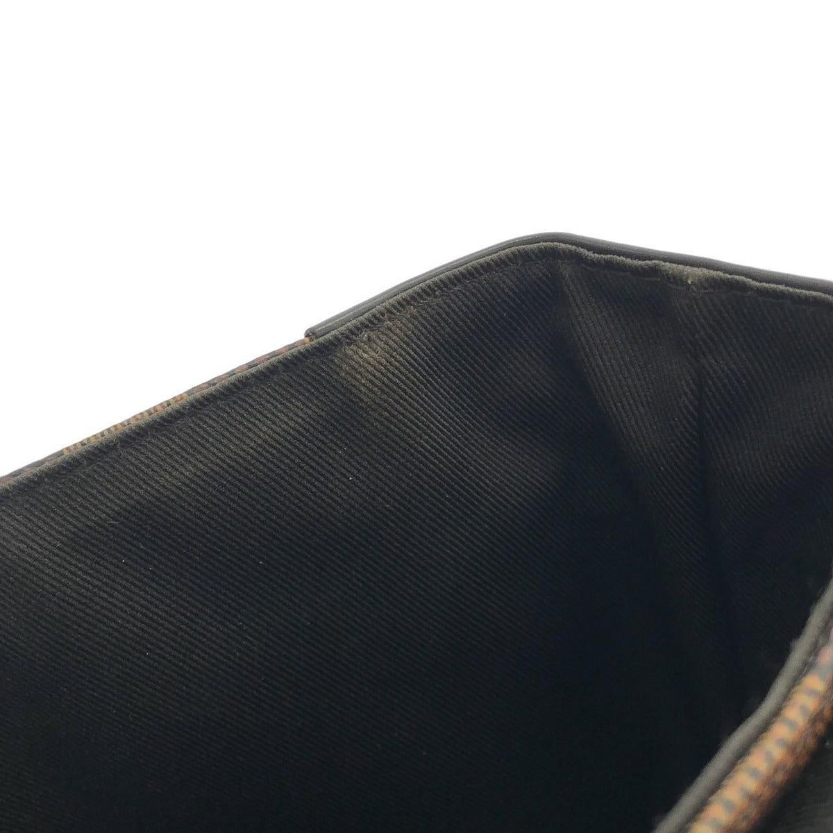 Louis Vuitton Damier District PM Shoulder Bag — view 9