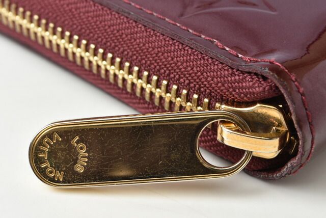 Louis Vuitton Wallet Louis Vuitton Round Zipper Vernis Rouge Fauviste M91536