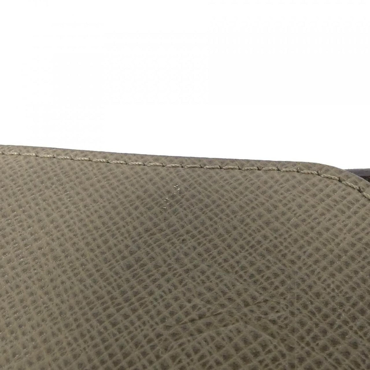 Louis Vuitton Taiga Roman Shoulder Bag — view 4