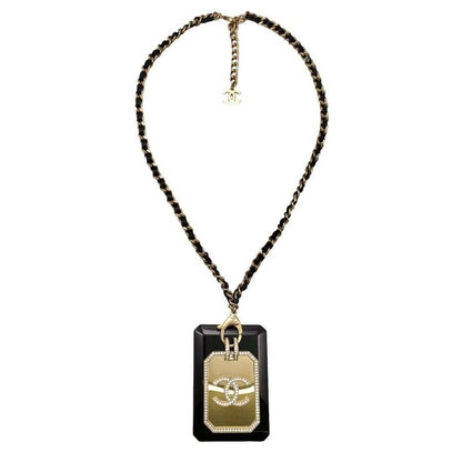 Chanel Ab6421 B06189 Nd228 Chain Necklace Card Case Black Gold Hardware with