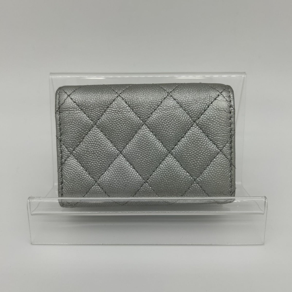 Chanel Compact Wallet Quilted — view 2