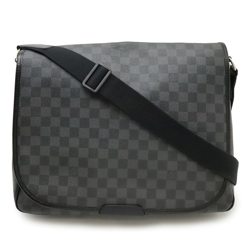 Louis Vuitton Damier Graphite Daniel GM Messenger Bag Shoulder Bag Crossbody